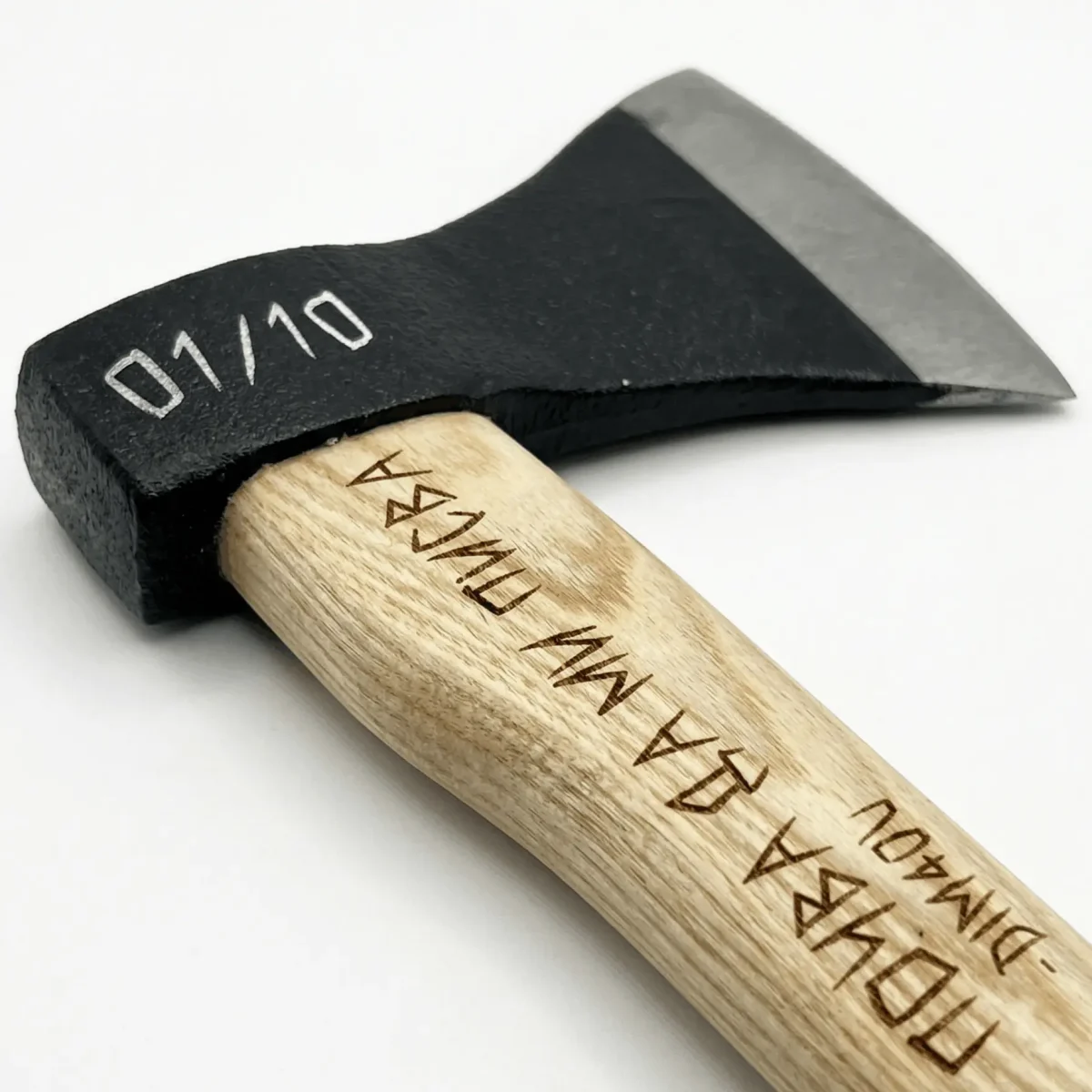 Axe_close_up